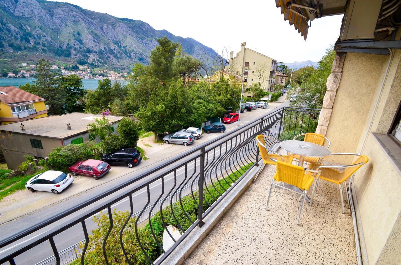 Central Apartment Kotor Exteriör bild
