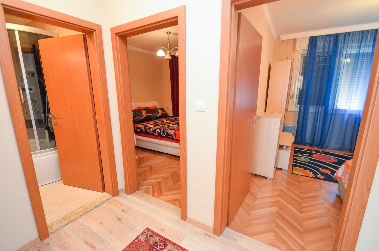 Central Apartment Kotor Exteriör bild